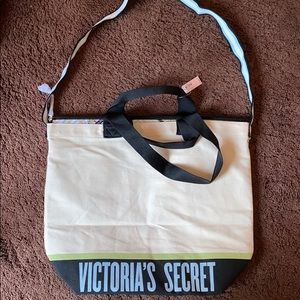 Victoria’s Secret carrying tote